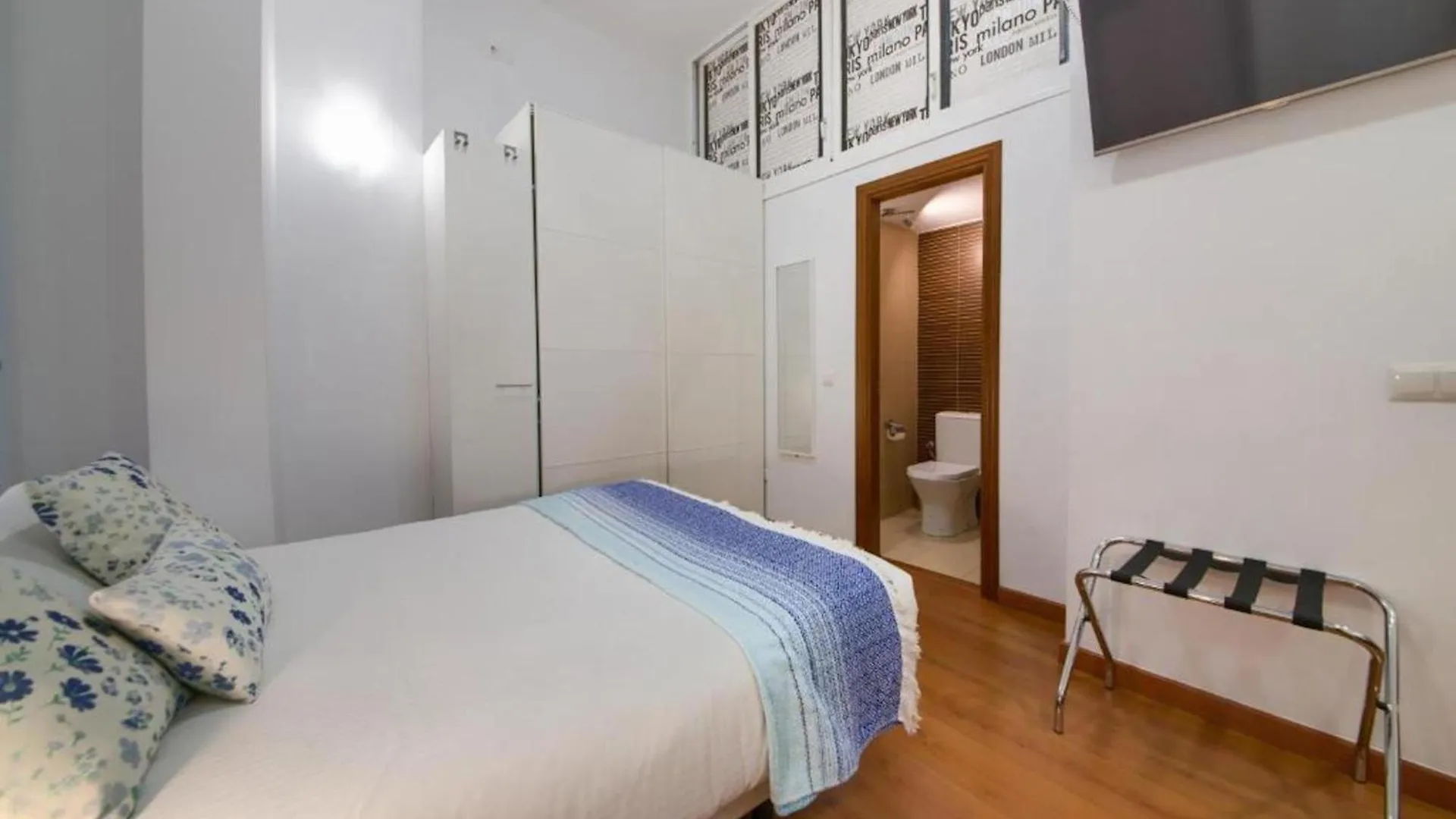 Apartments Holidays2Malaga City Center 0*,