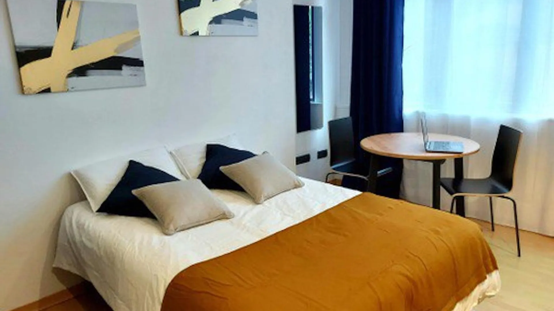 Apartments Holidays2Malaga City Center