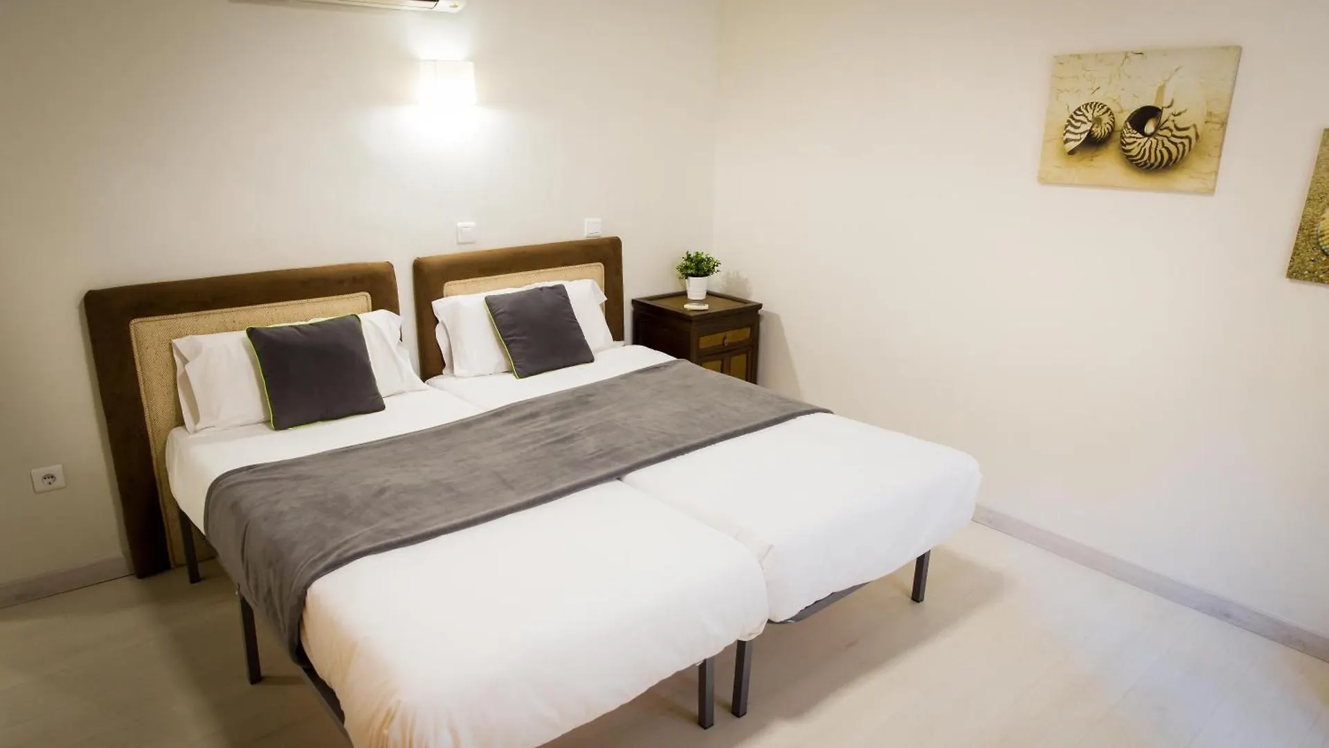 Apartments Holidays2Malaga City Center