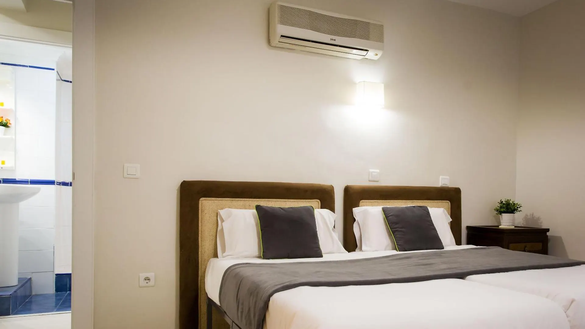 Apartments Holidays2Malaga City Center Malaga